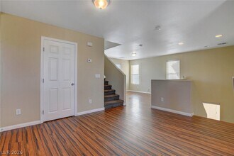 Building Photo - 10254 Ladybug Bend St