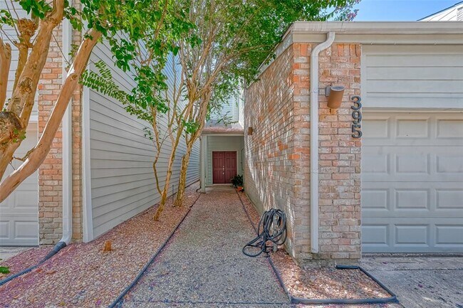 Building Photo - 395 Rancho Bauer Dr