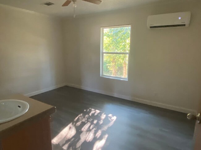 Building Photo - 6305-MF2-E1