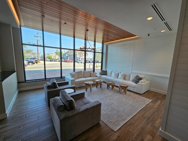 Entry Lounge Area - 383 Commercial St