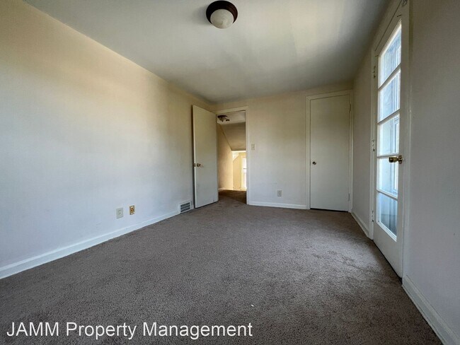 Foto del edificio - 4 br, 1.5 bath House - 3969 Bushnell Ave