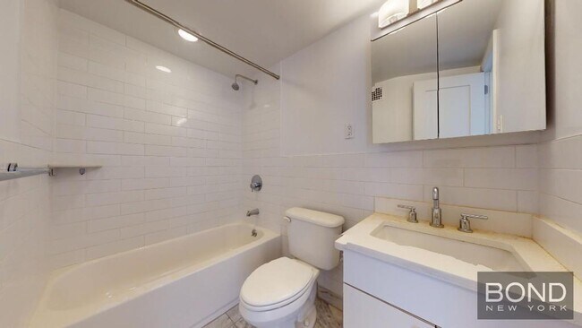Building Photo - 160 W 73rd St