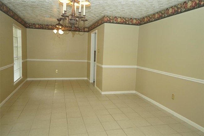 Building Photo - 16614 Cairnway Dr