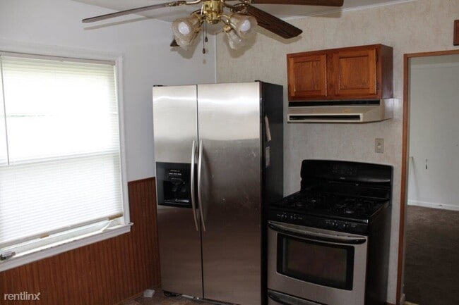Building Photo - 3 br, 1 bath House - 26961 Andover St