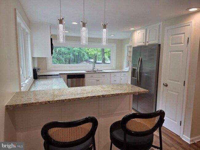 Foto del edificio - 2203 Forestside Dr