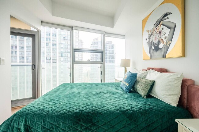 Photo du bâtiment - 3 Bremner Blvd