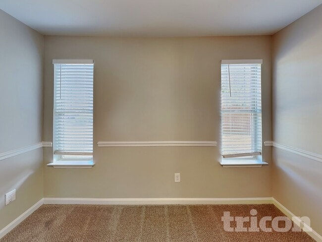 Building Photo - 121 Pristine Dr