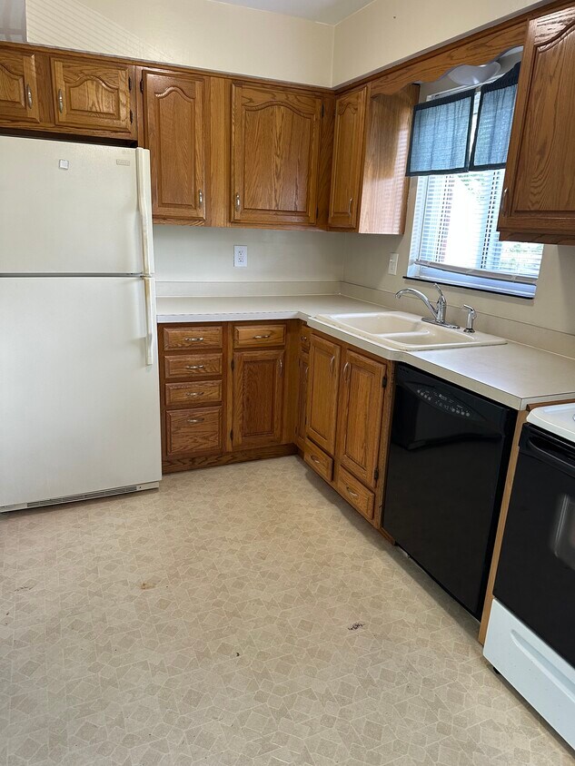 Foto principal - 787 N Summit St