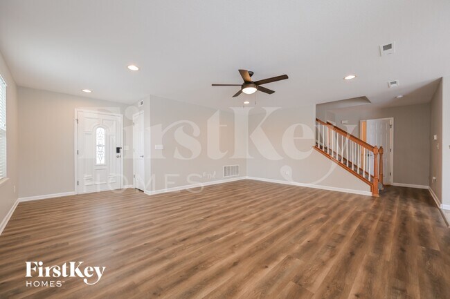 Foto del edificio - 243 Silver Spur Ct