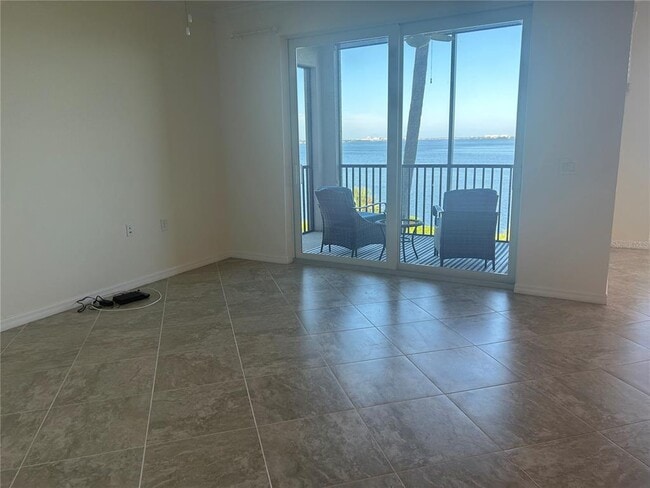 Building Photo - 910 Tidewater Shores Loop