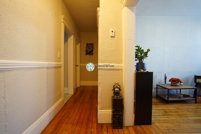 Photo - 81 Empire St Apartment