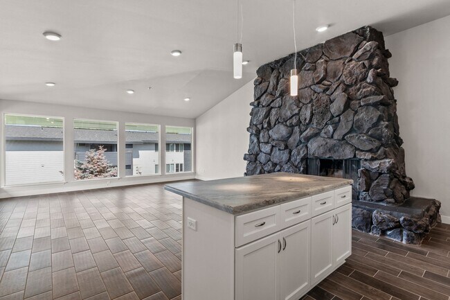 Sala de estar interior en Lakeside Apartments en Kennewick, WA - Lakeside Apartments
