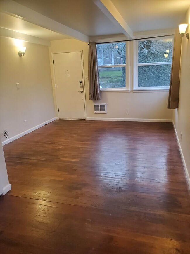 Foto del edificio - 6416 58th Ave NE