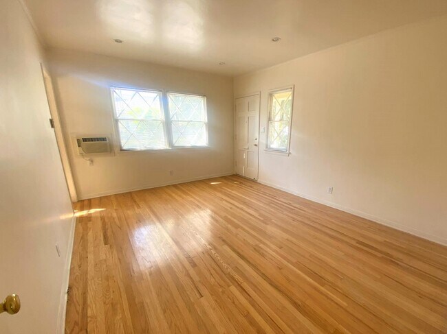 Building Photo - 13626 Leadwell St