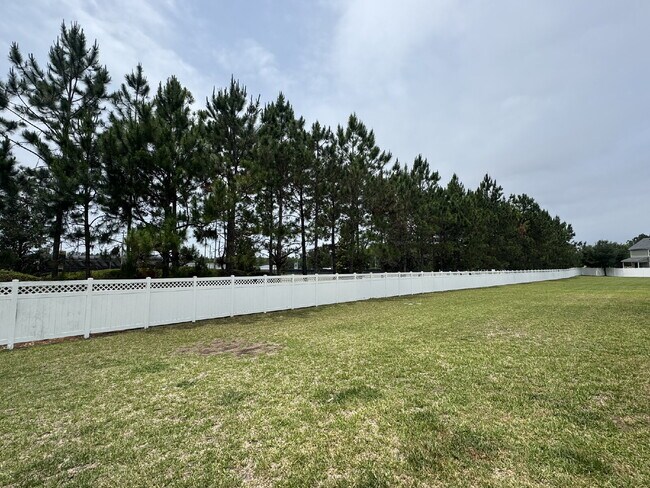 Foto del edificio - Spring Move in Special:  2nd month rent is FREE if you sign a lease before the end of July.