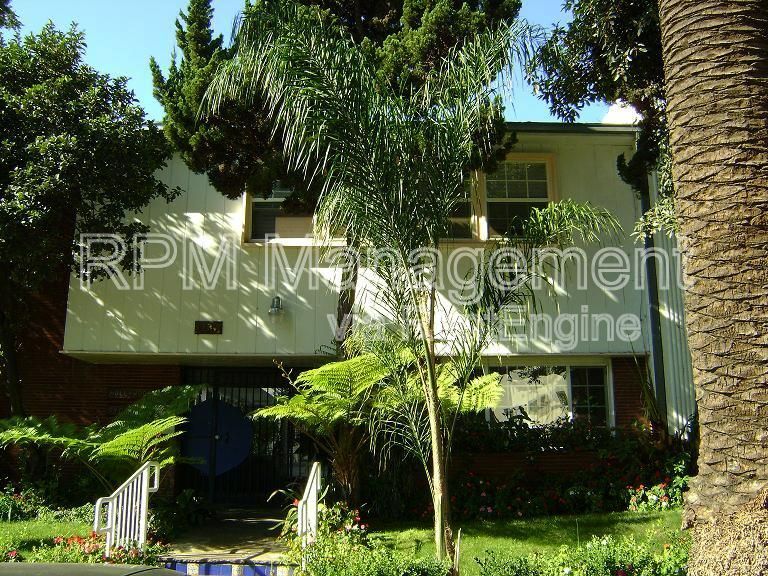 Primary Photo - 1737 N Sycamore Ave