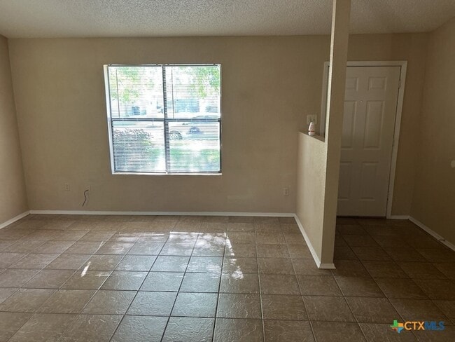 Building Photo - 4403 Jana Dr