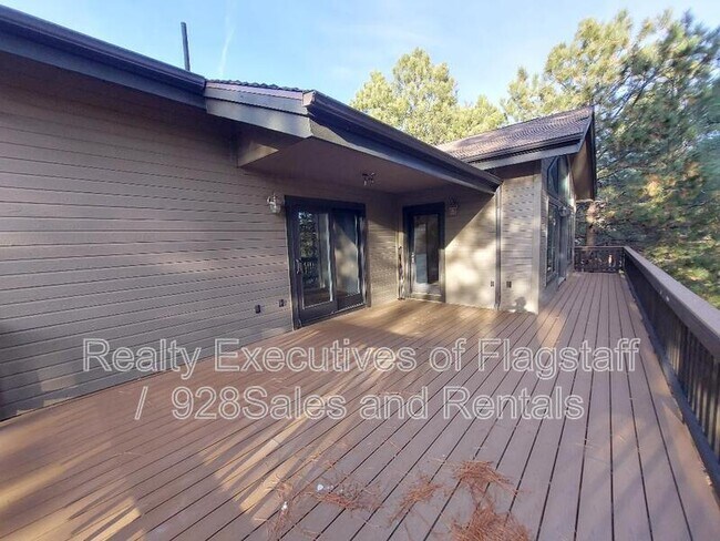 Building Photo - 1262 W Lil Ben Trail