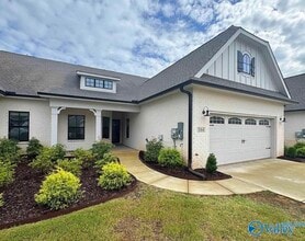 Building Photo - 164 Rugby Dr