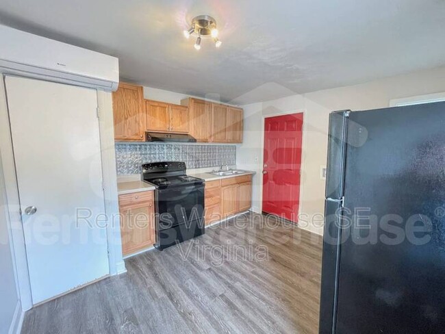 Building Photo - 1285 Reservoir Ave