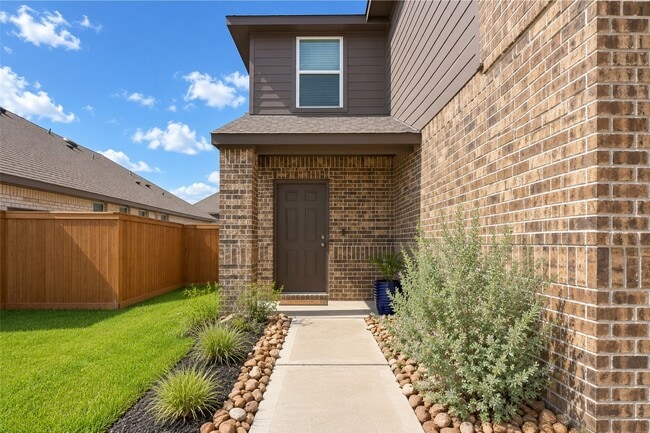 Building Photo - 4925 Pismo Ray Dr