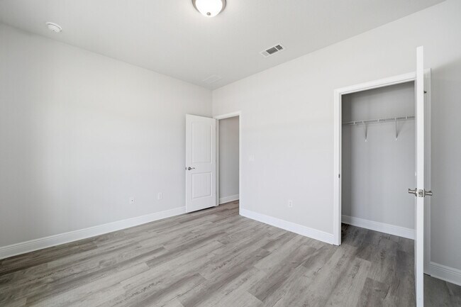 Foto del edificio - 530 Alleyoak Ln
