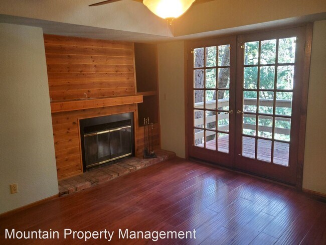 Building Photo - 2 br, 3 bath House - 858 Sierra Vista Dr