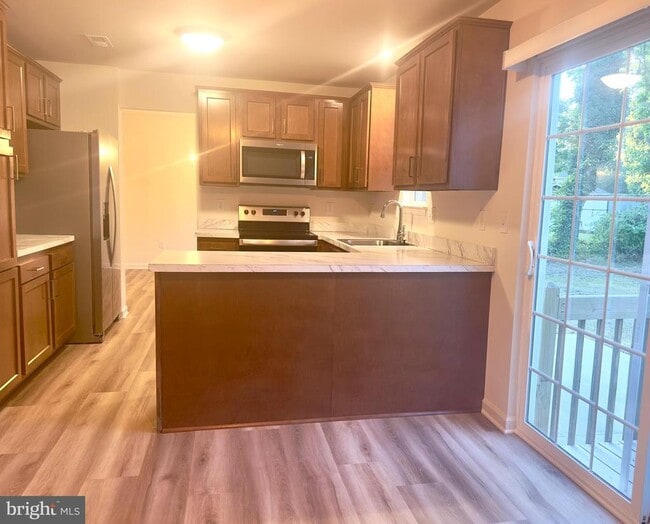 Building Photo - 369 Minck Ave
