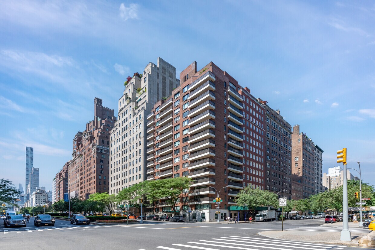 Foto principal - 750 Park Ave