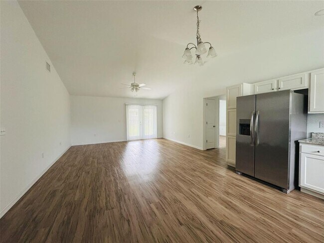 Foto del edificio - 728 Old Floral City Rd