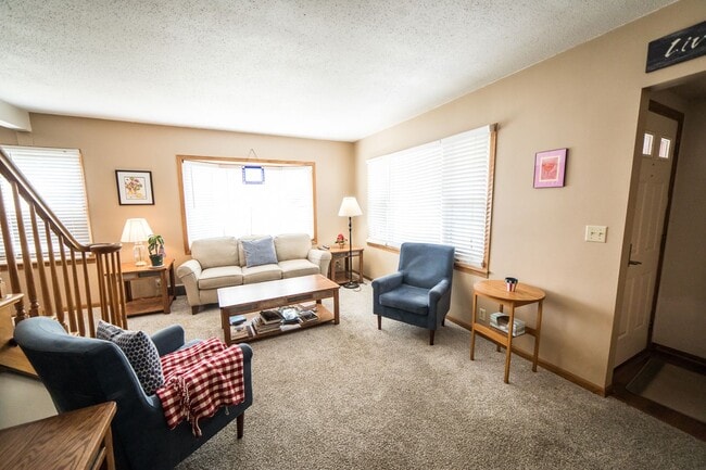Building Photo - Fully Furnished