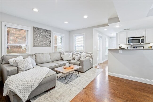 Building Photo - 29 Concord St