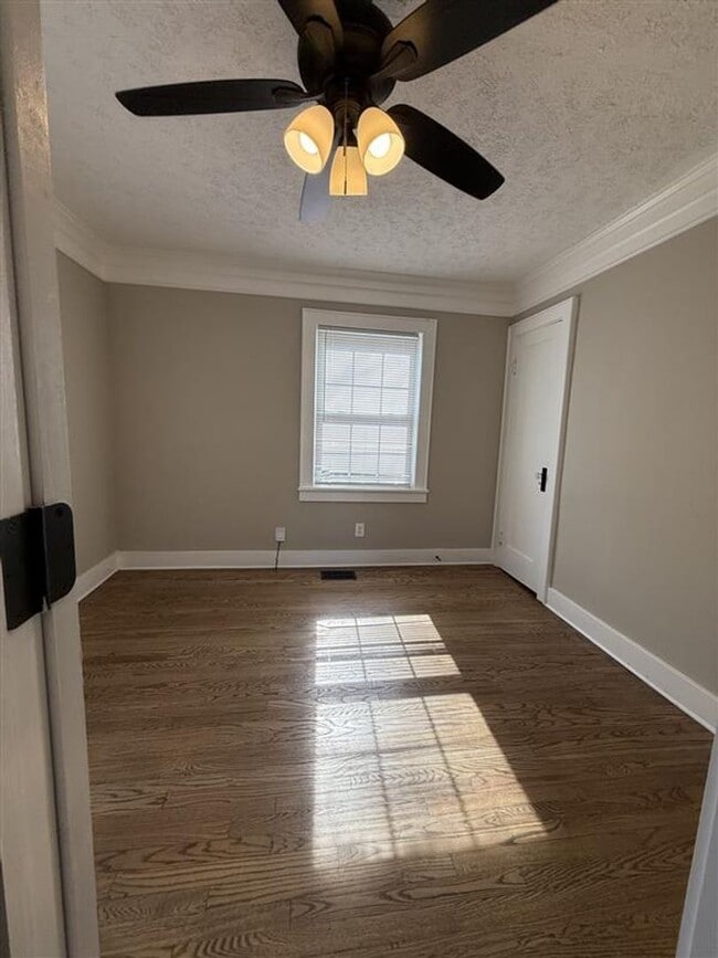 Building Photo - 287 E Eastland St