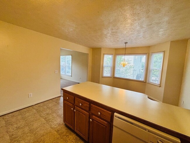 Building Photo - 205 Broce Dr