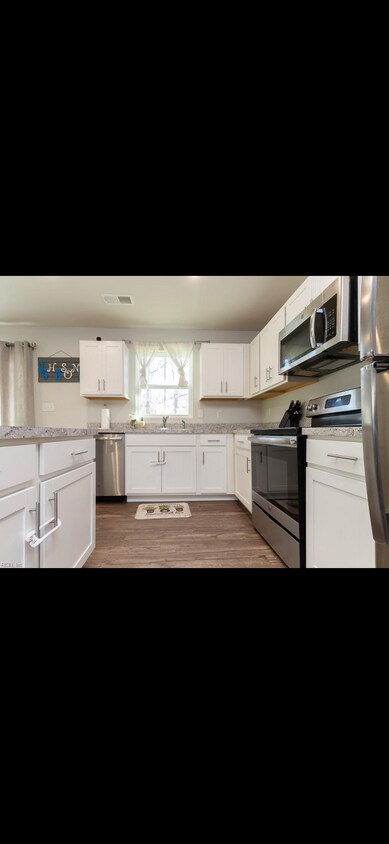 Foto principal - 1203 Lakeview Cove