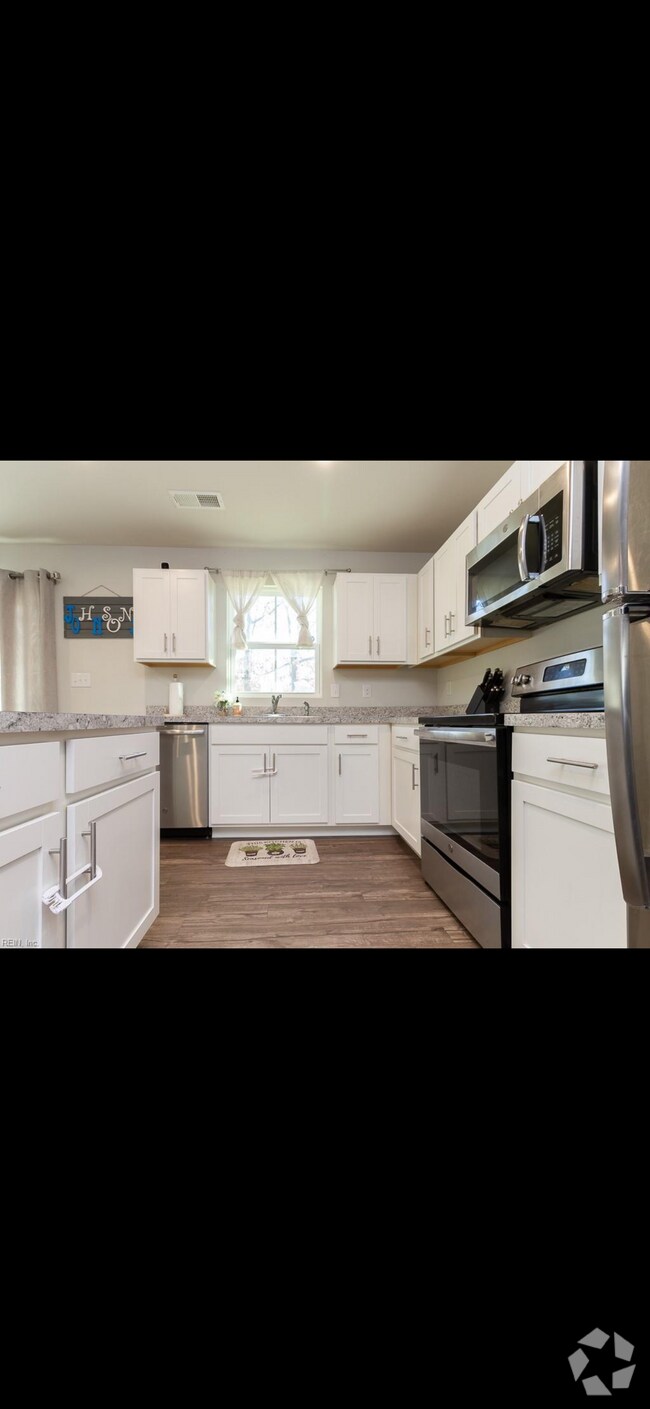 Building Photo - 1203 Lakeview Cove