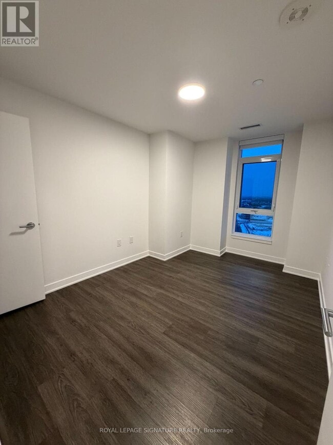 Building Photo - 40 Lagerfeld Dr