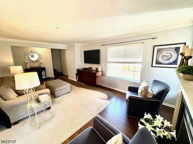 Foto del edificio - 247 Riveredge Dr