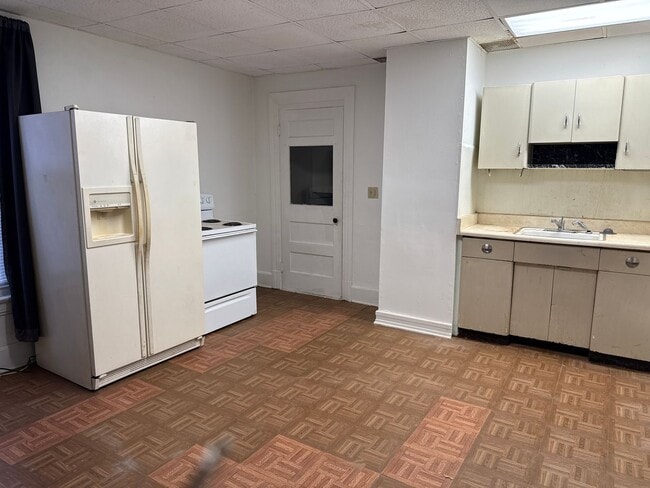 Foto del edificio - 404 W Washington St