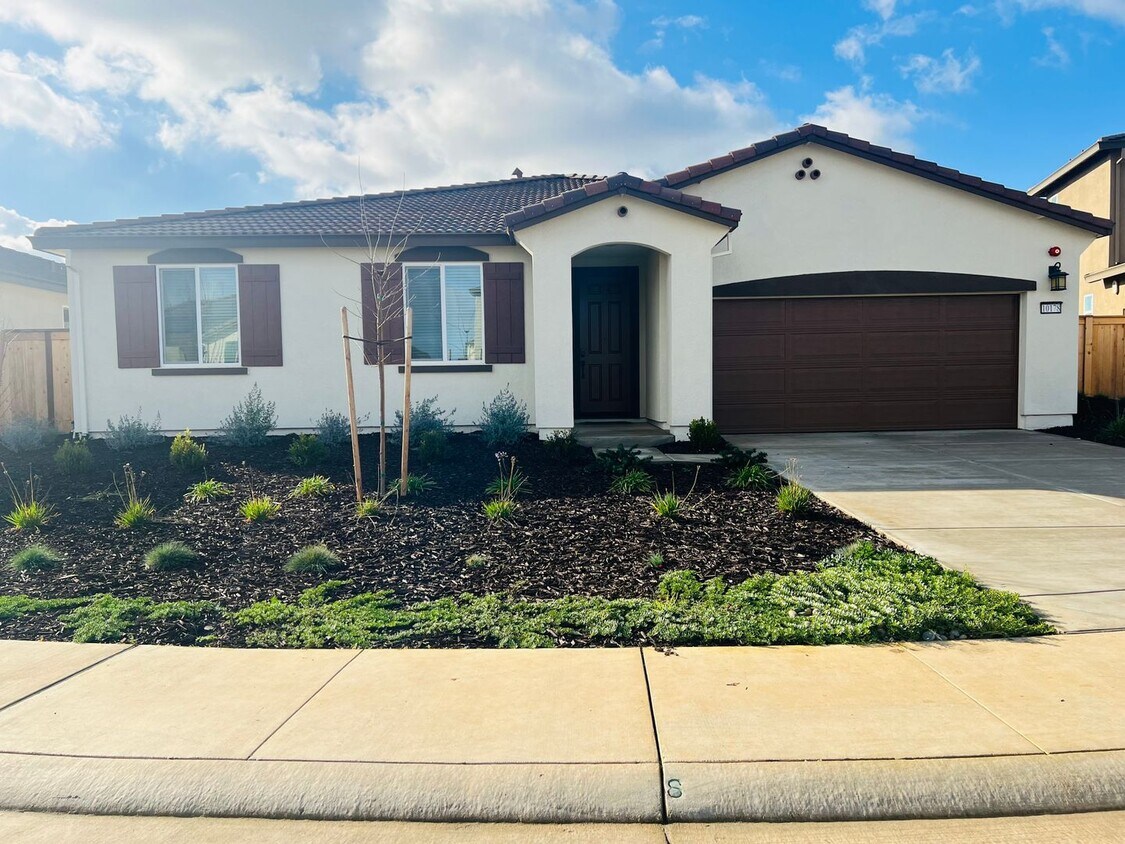 Primary Photo - Beautiful New Meritage Home in Elk Grove 9...