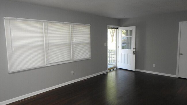 Building Photo - 6208 E 148th Terrace