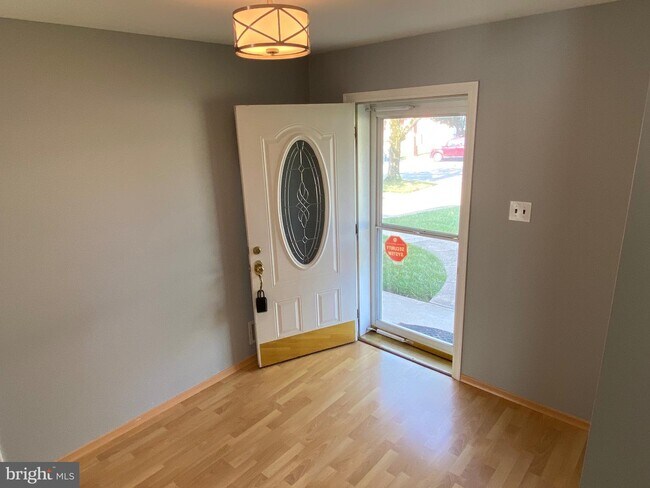 Foto del edificio - 2997 Glenora Ln