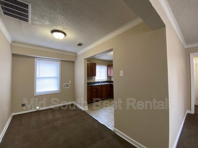 Foto del edificio - 1122 Woodbury Rd