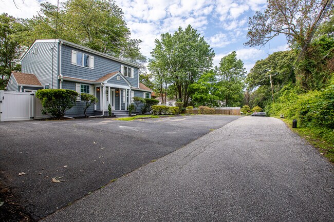 Building Photo - 625 Ridgely Ave