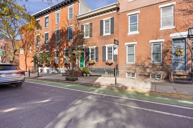 Building Photo - 2207 Lombard St