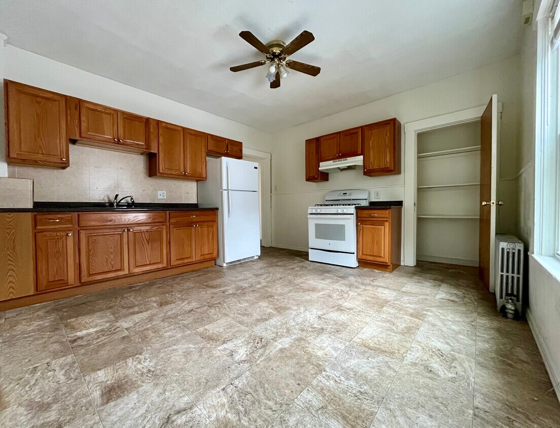 Foto principal - 232 River St