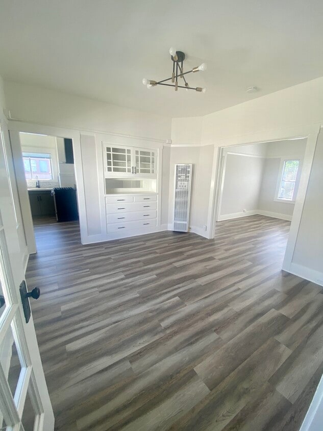 Dining Room - 323 E 15th St