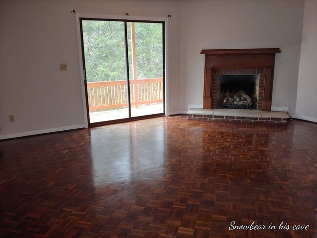 Building Photo - 605 Redstone Dr