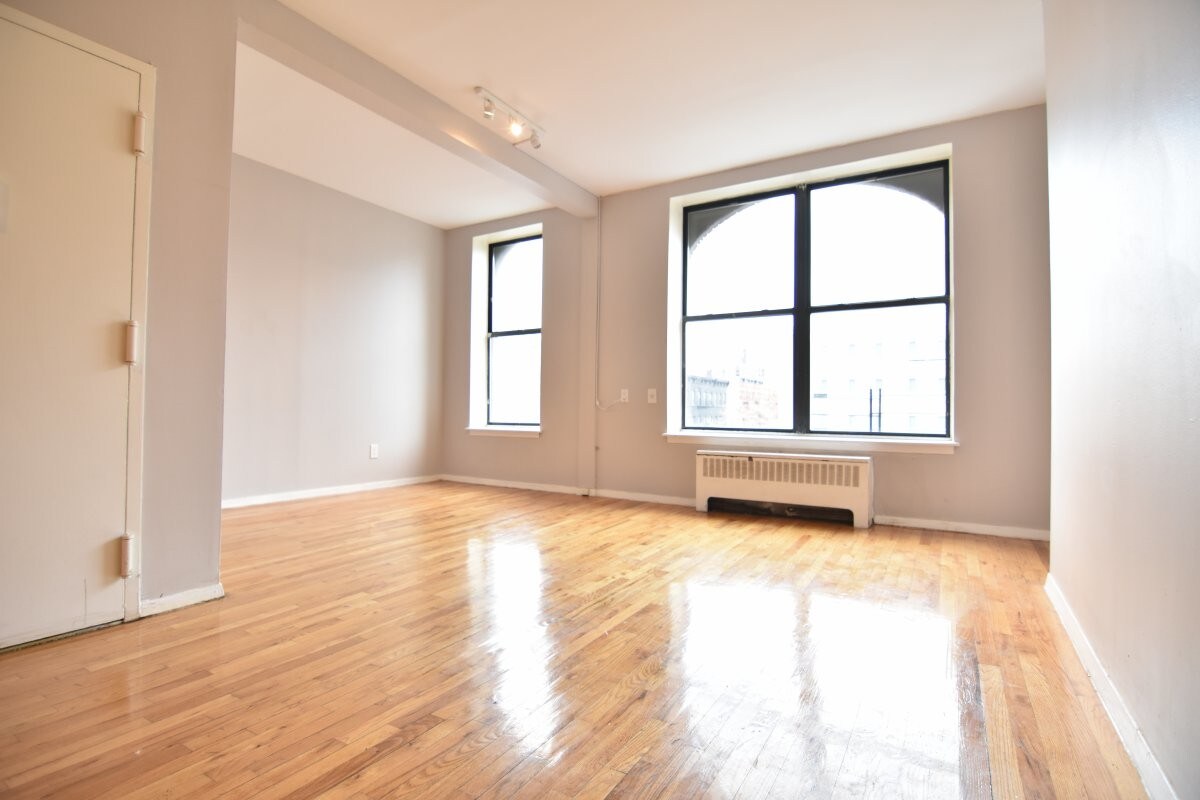 Primary Photo - 2238 7th Ave