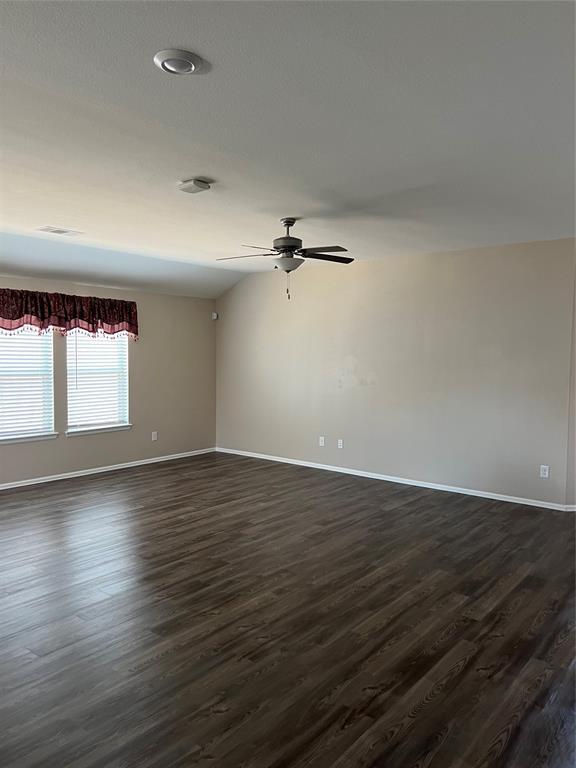 Foto del edificio - 19024 Pinewood Grove Trl